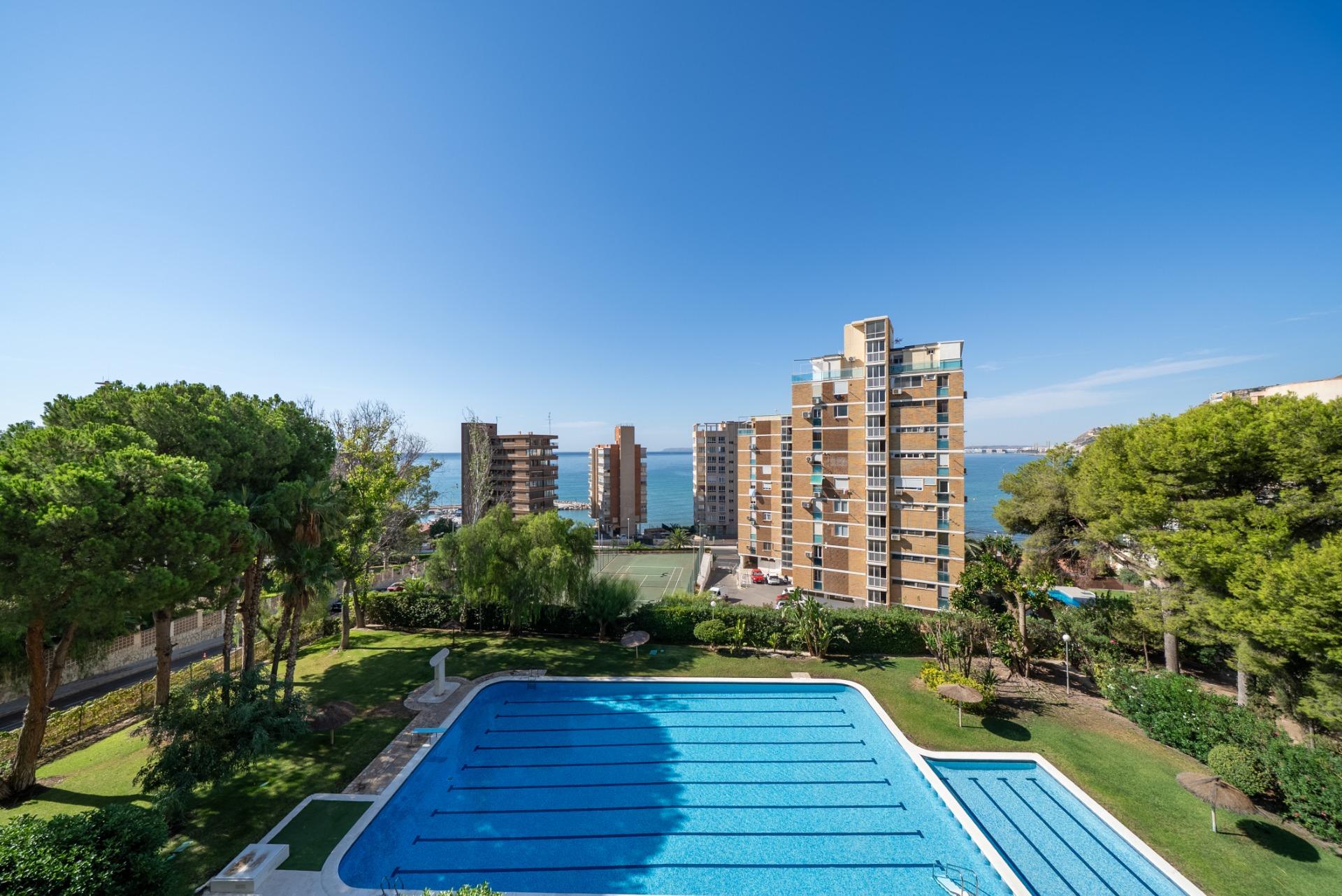 Piso en Edificio de Lujo a 2 minutos del Mar en la Albufereta