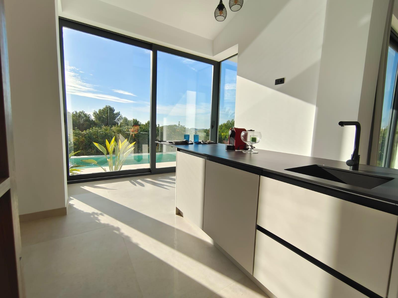 2-8-337 Design villa met uitzicht op zee