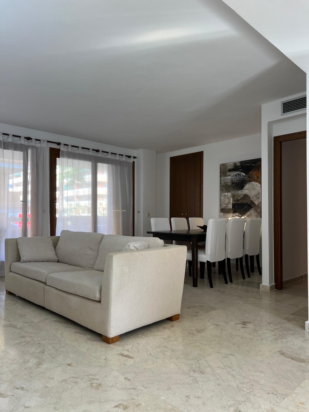 2-8-359 La Entrada ! Enorme apartamento en una de las mejores zonas de Costa Blanca !