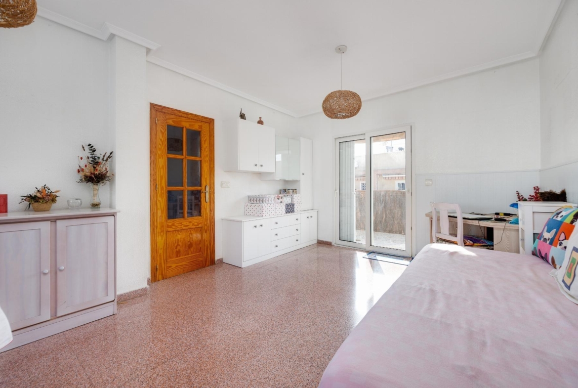 ÁTICO DE 2 HABITACIONES 2 BAÑOS Y AMPLIA TERRAZA