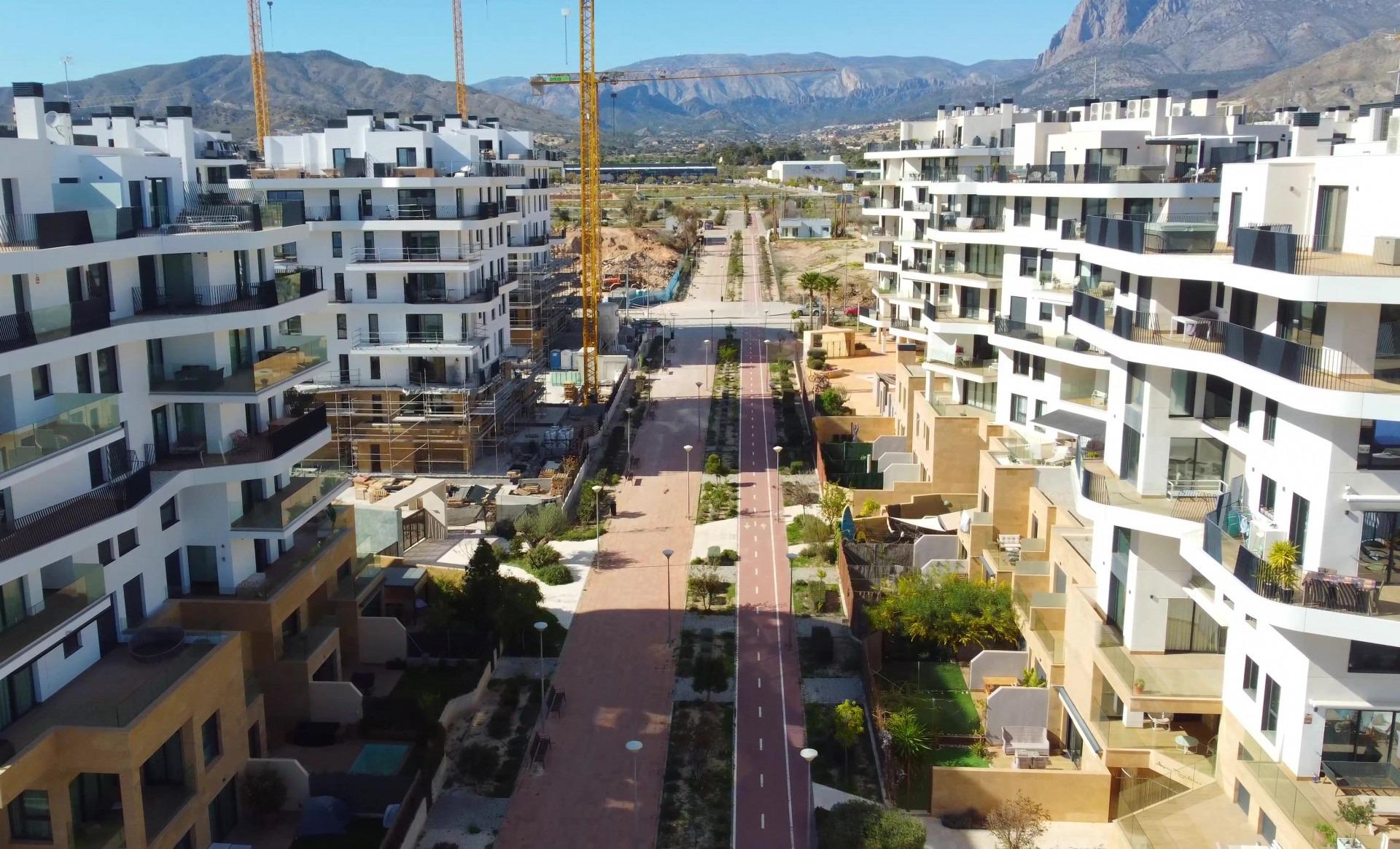 Moderne nieuwe appartementen aan de oevers van de Middellandse Zee