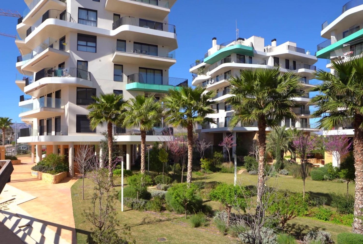 Moderne nieuwe appartementen aan de oevers van de Middellandse Zee
