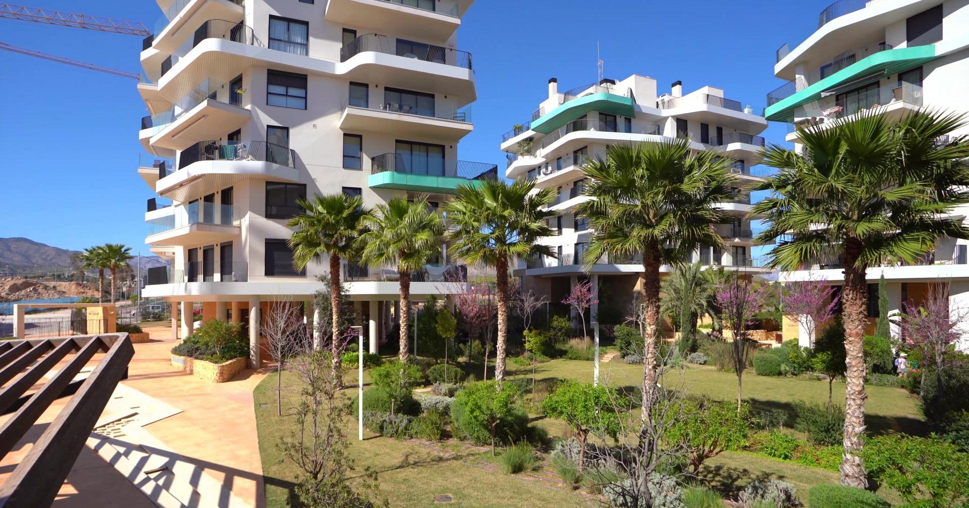 Moderne nieuwe appartementen aan de oevers van de Middellandse Zee