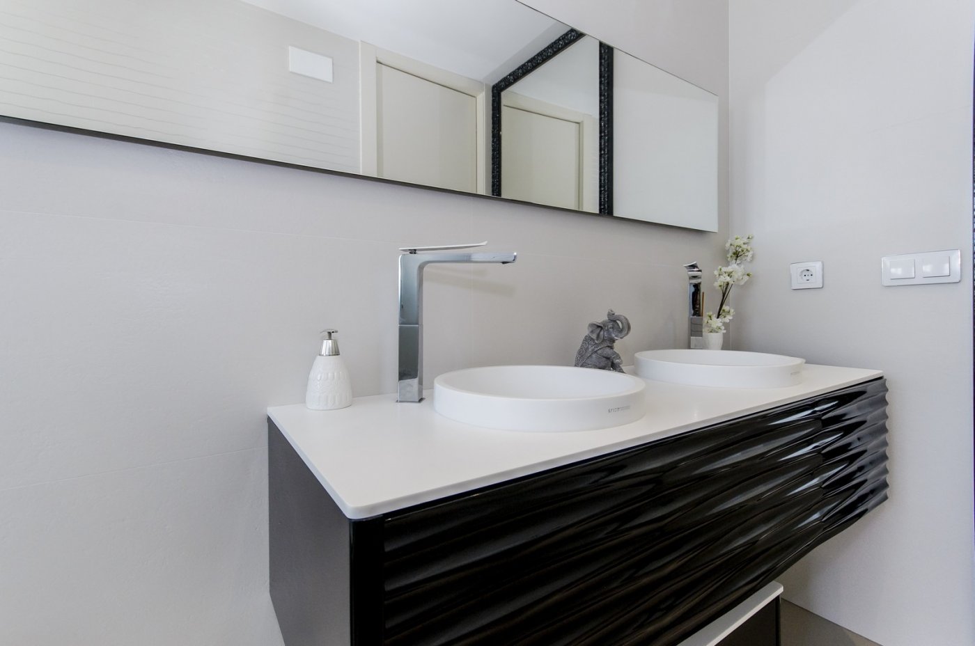NEW CONSTRUCTION VILLAS 250 m FROM THE BEACH IN CAMPOAMOR