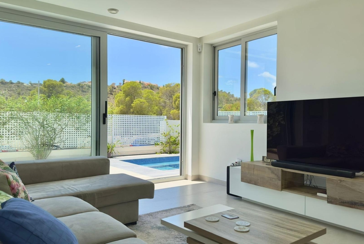 Grote villa op het balkon van Finestrat met uitzicht op de zee