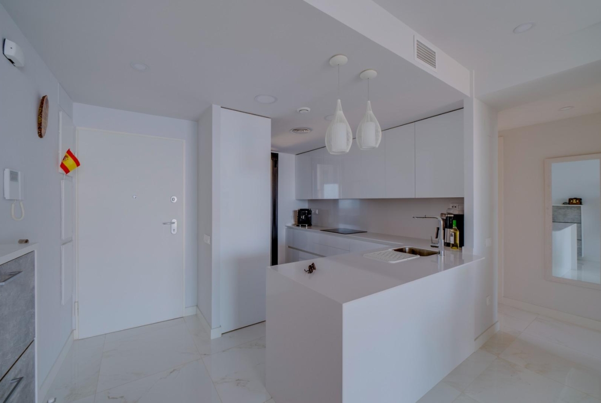 Exclusivo Piso en la Cala de Benidorm con Vistas al Mar