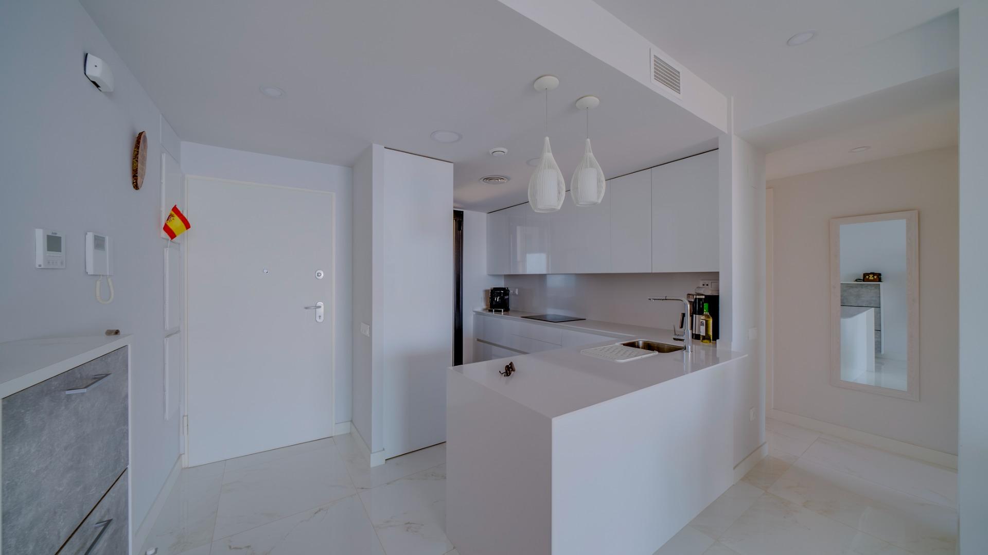 Exclusivo Piso en la Cala de Benidorm con Vistas al Mar