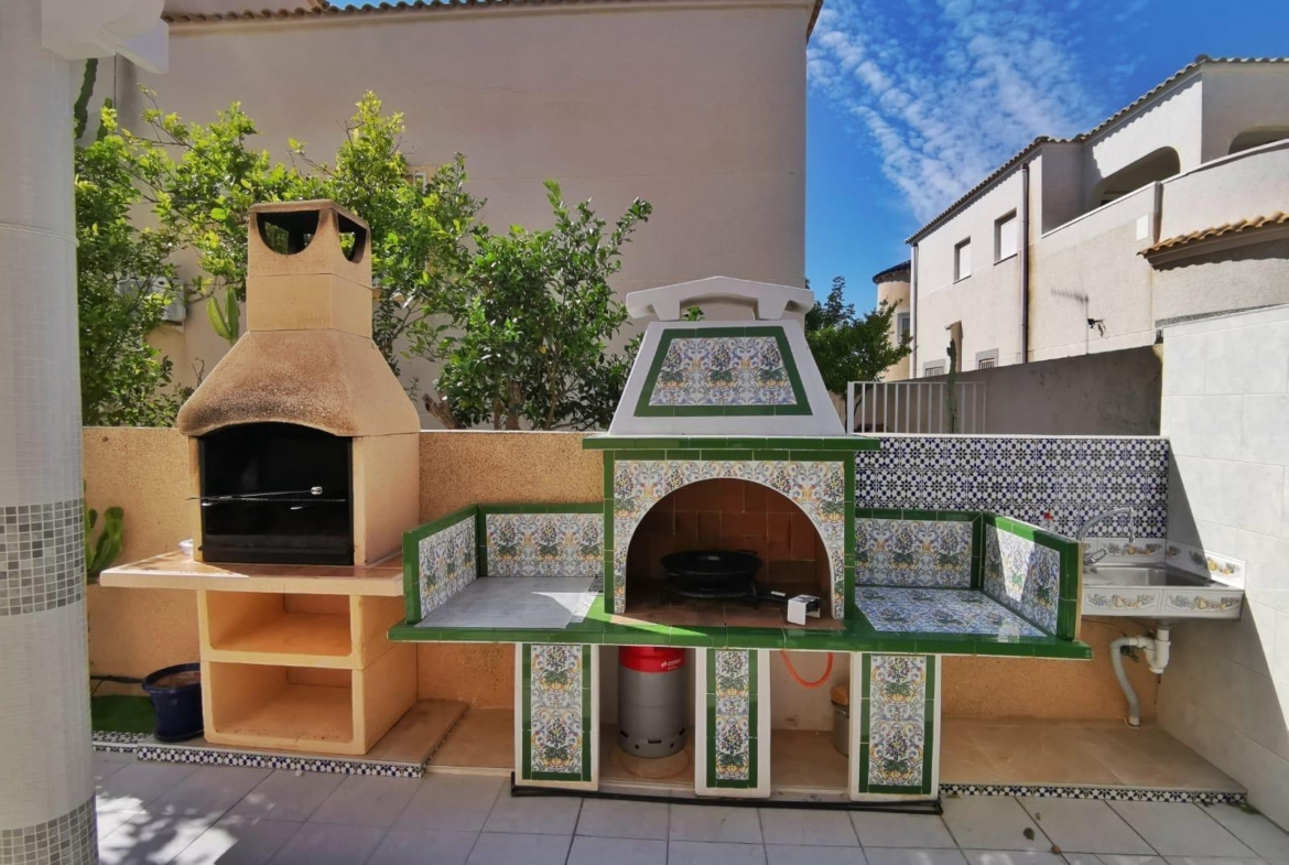 Ruim chalet in La Florida, Orihuela Costa – Ideaal om te genieten van de zon en het strand