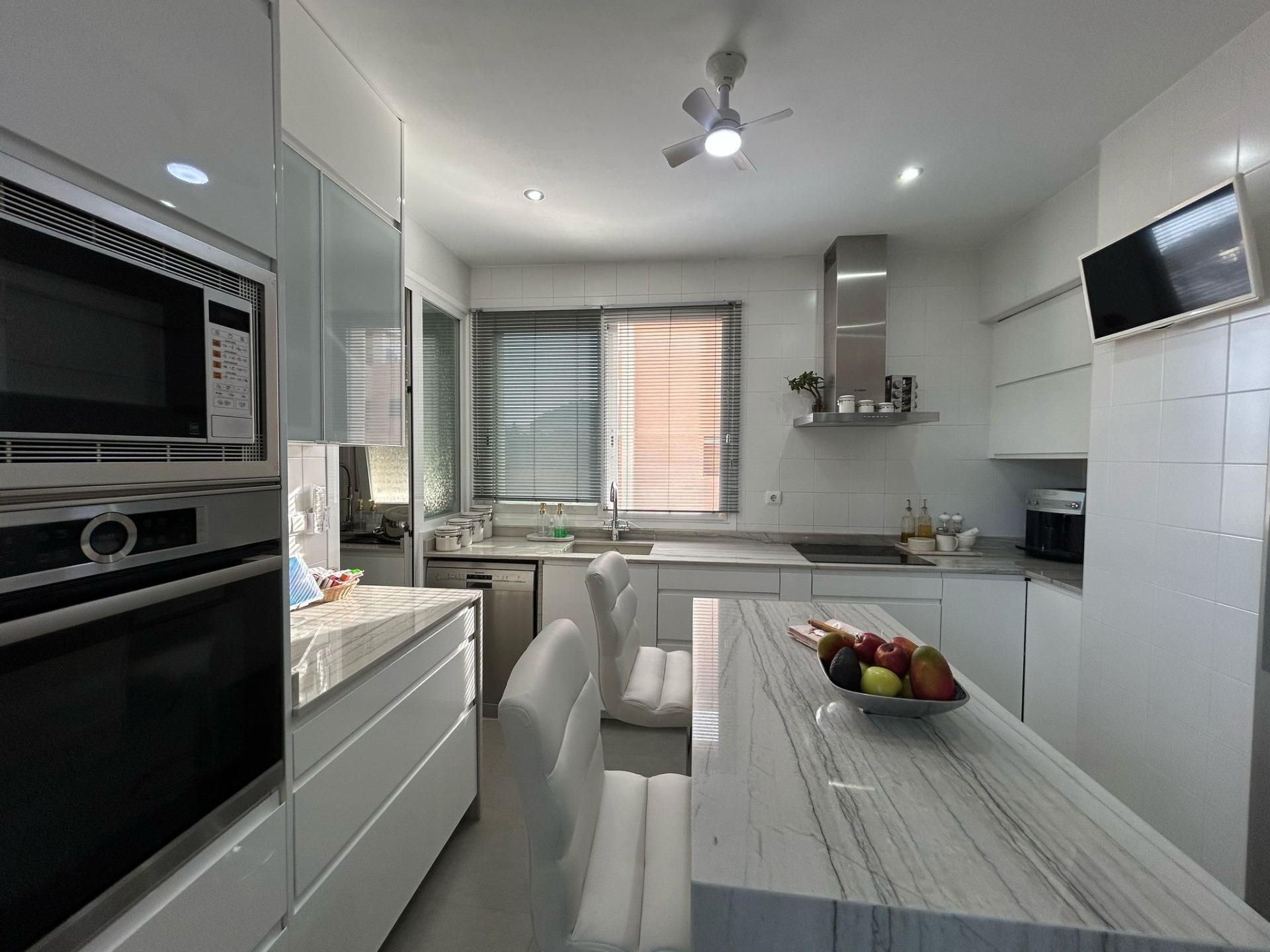 2-9-222 Luxe Penthouse in Cala de Finestrat: Een droom aan de Middellandse Zee