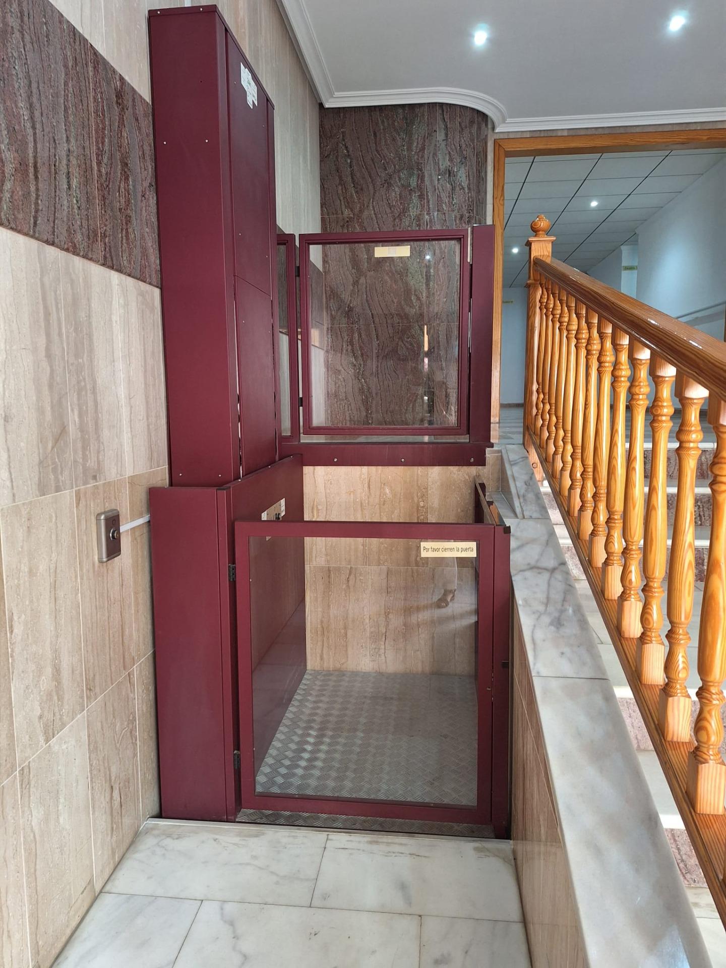 2-9-230 Semi-Renovated Apartment 350 Meters from Playa del Cura