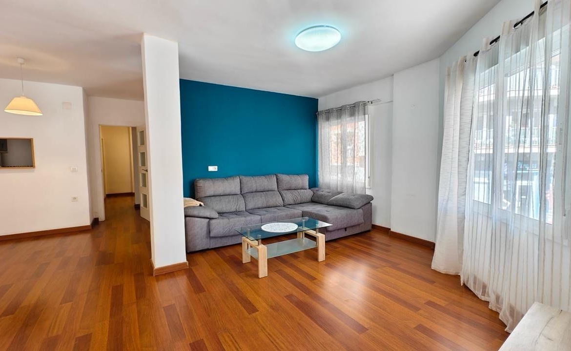 APPARTAMENTO A 300 METROS DE PLAYA CON 3 DORM. 2 BAÑOS CON SUPERFICIE DE 108 M2.