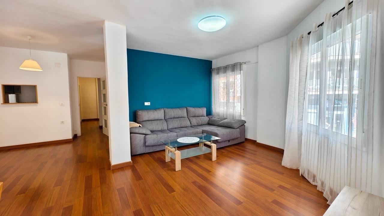 APPARTAMENTO A 300 METROS DE PLAYA CON 3 DORM. 2 BAÑOS CON SUPERFICIE DE 108 M2.
