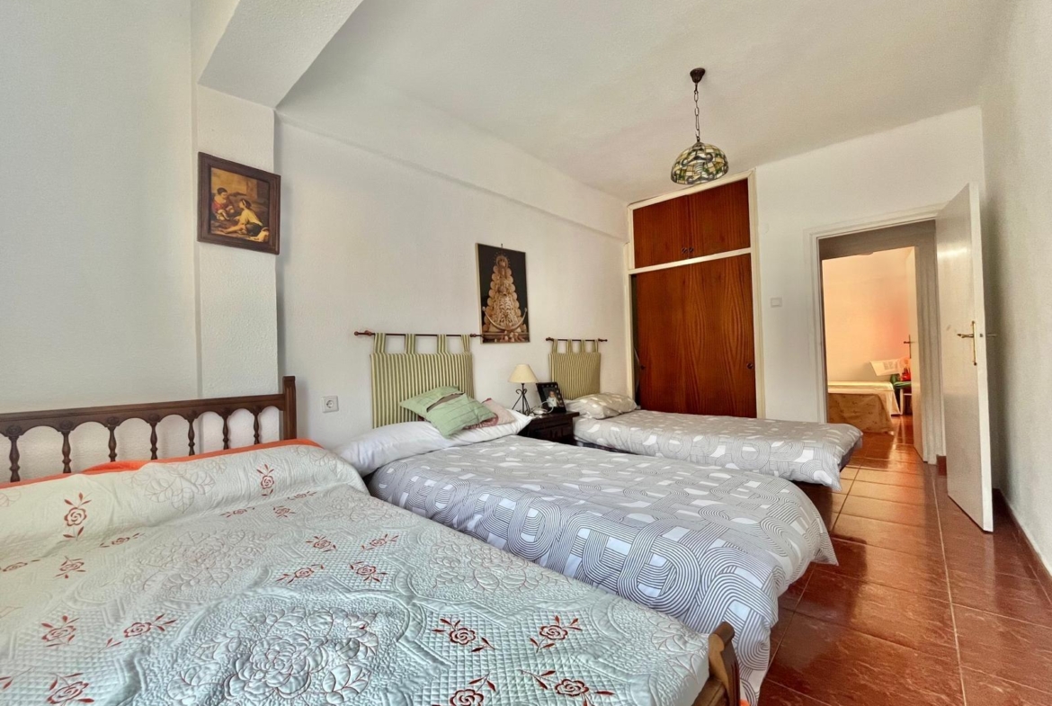 Spacious Apartment Just 400 Meters from Playa del Cura – Torrevieja