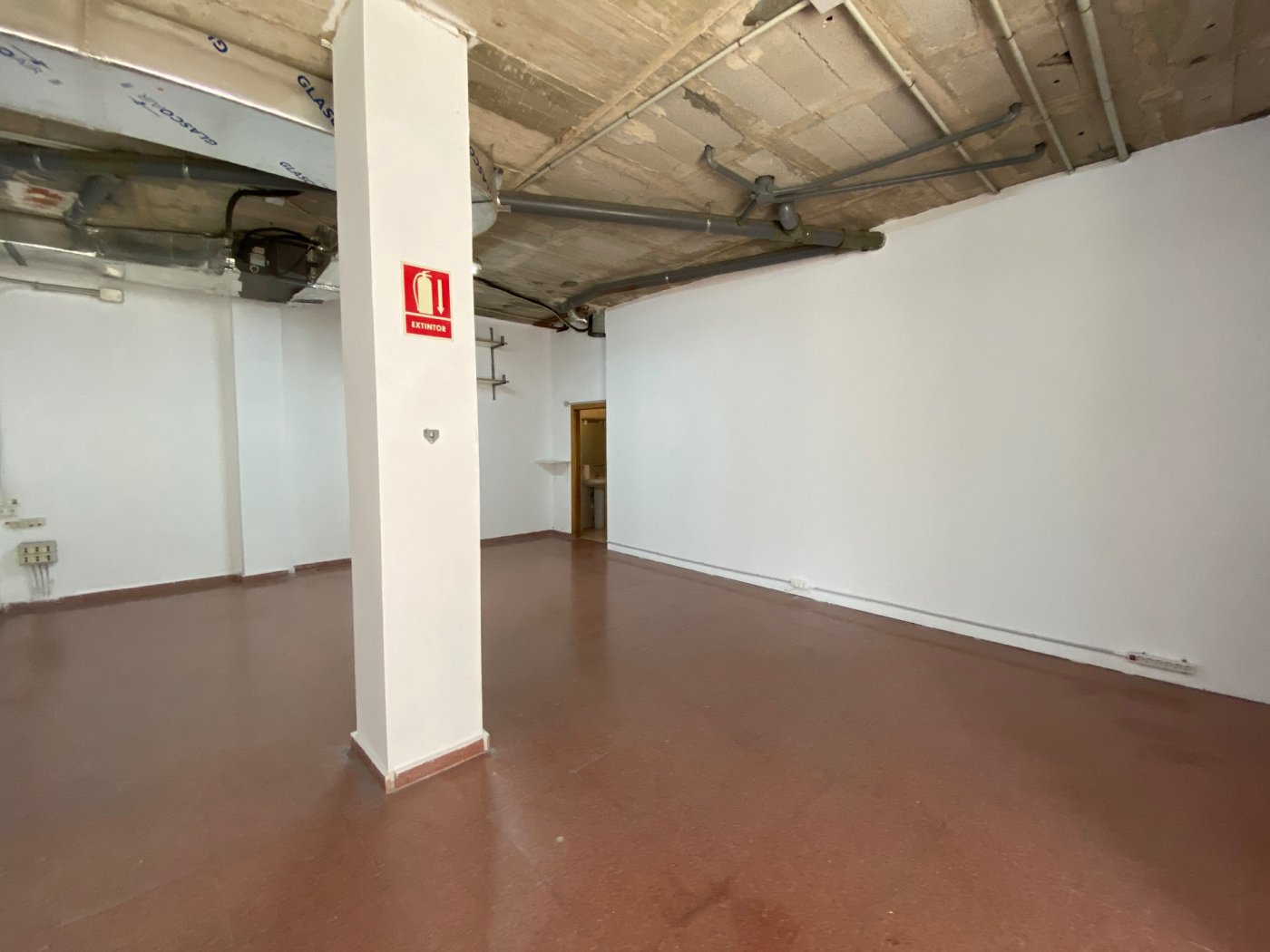 IMPRESSIEVE HANDELSPREMIES TE KOOP IN ALICANTE IN VILLAFRANQUEZA