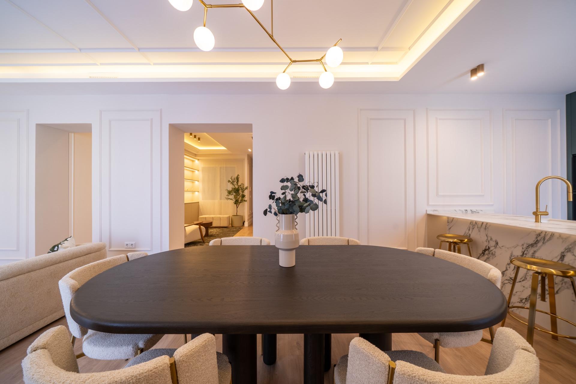 ELEGANT REFURBISHED APARTMENT IN RECOLETOS NEIGHBORHOOD, MADRID
