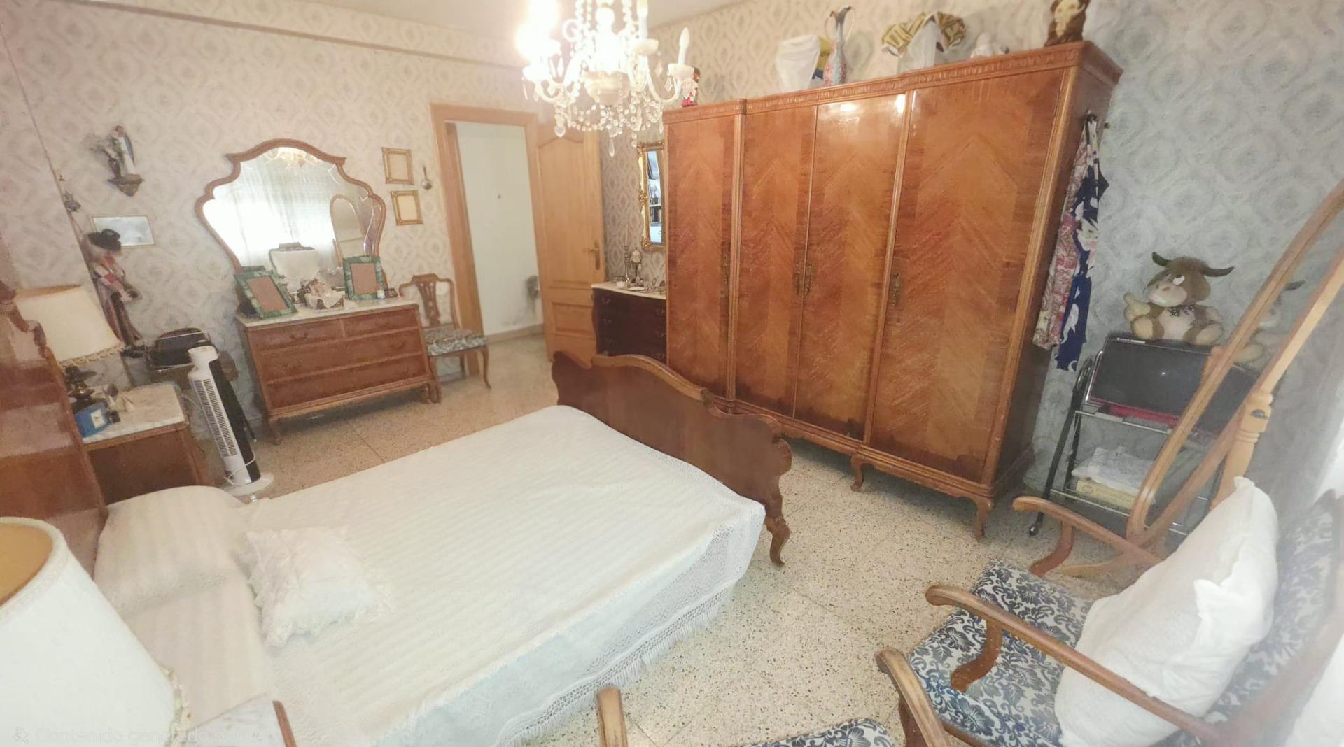 2-9-363 Magnifica vivienda en pleno centro de Alicante con ascensor y garaje, junto al Corte Inglés