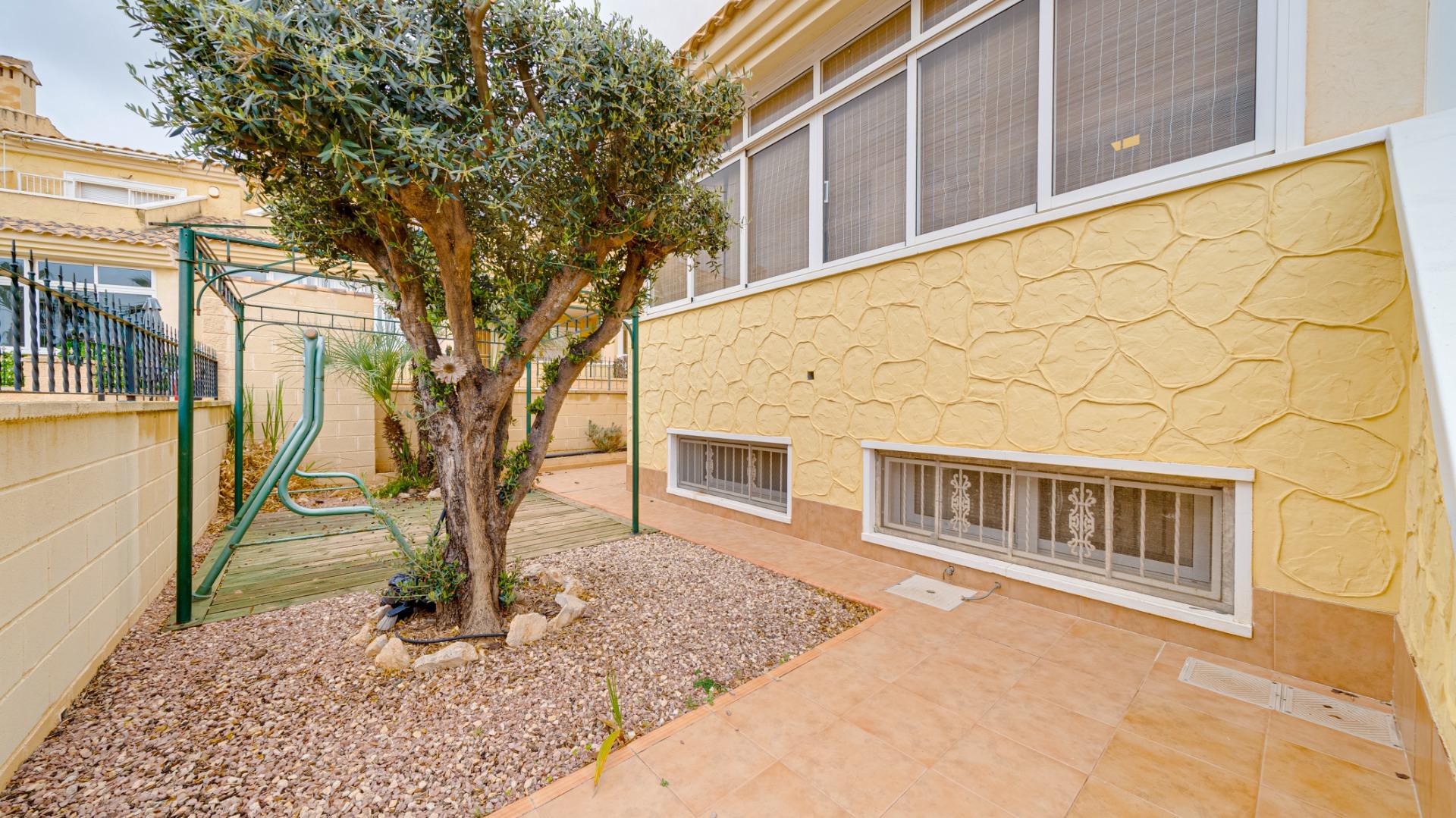 2-9-99 Large corner semi-detached house with sea views,