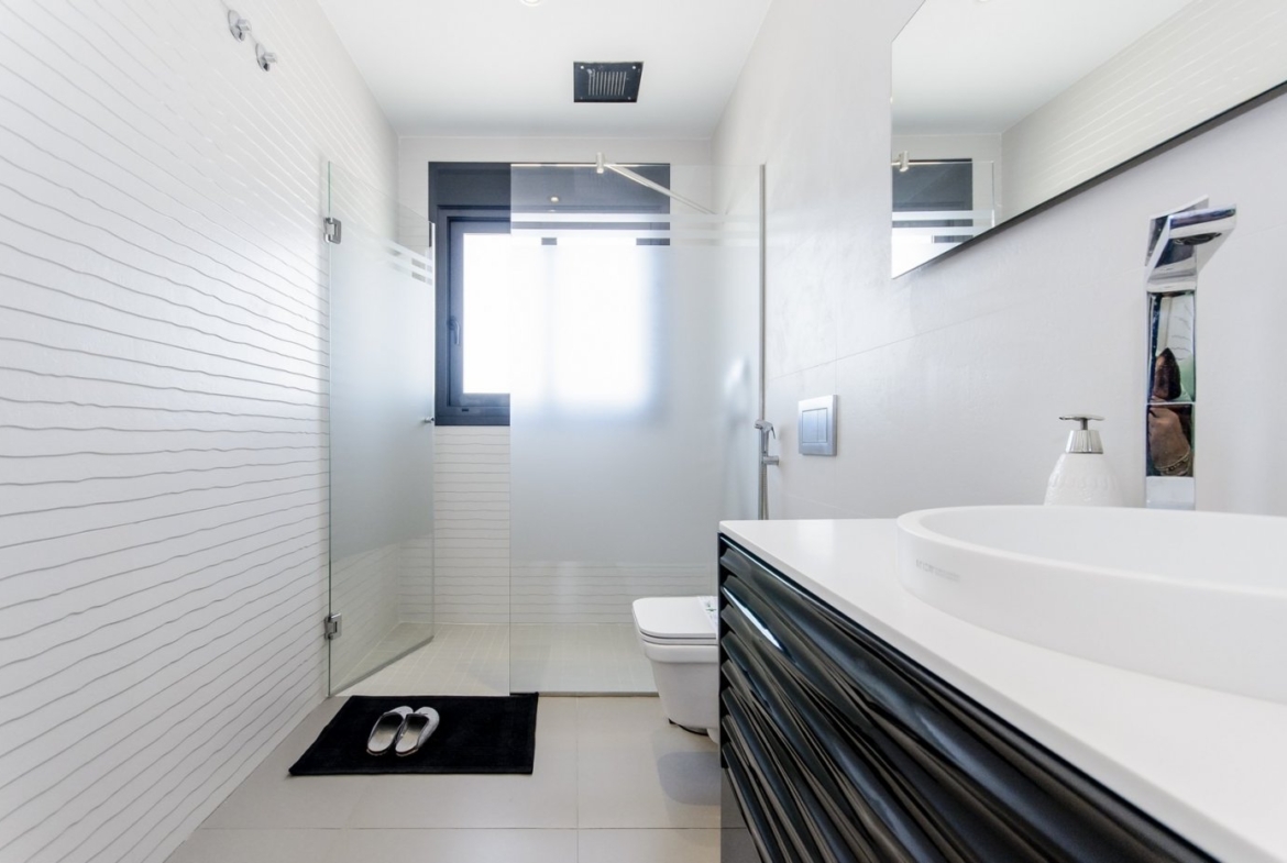 NEW CONSTRUCTION VILLAS 250 m FROM THE BEACH IN CAMPOAMOR