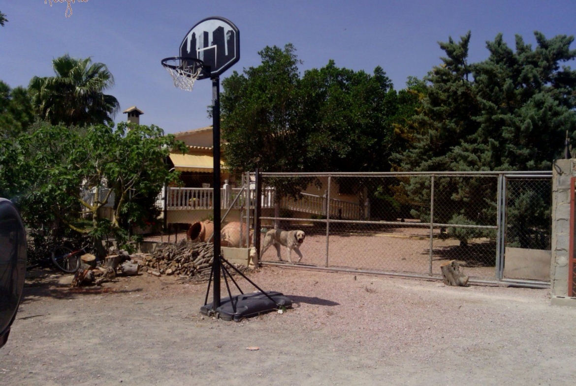 FAMOUS RIDING CENTER WITH INDEPENDENT RURAL HOUSE