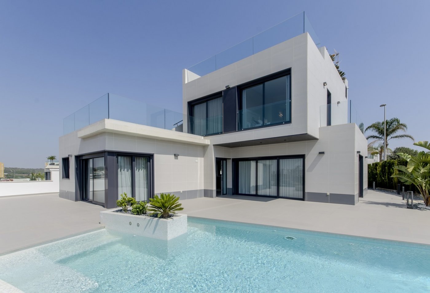 NEW CONSTRUCTION VILLAS 250 m FROM THE BEACH IN CAMPOAMOR