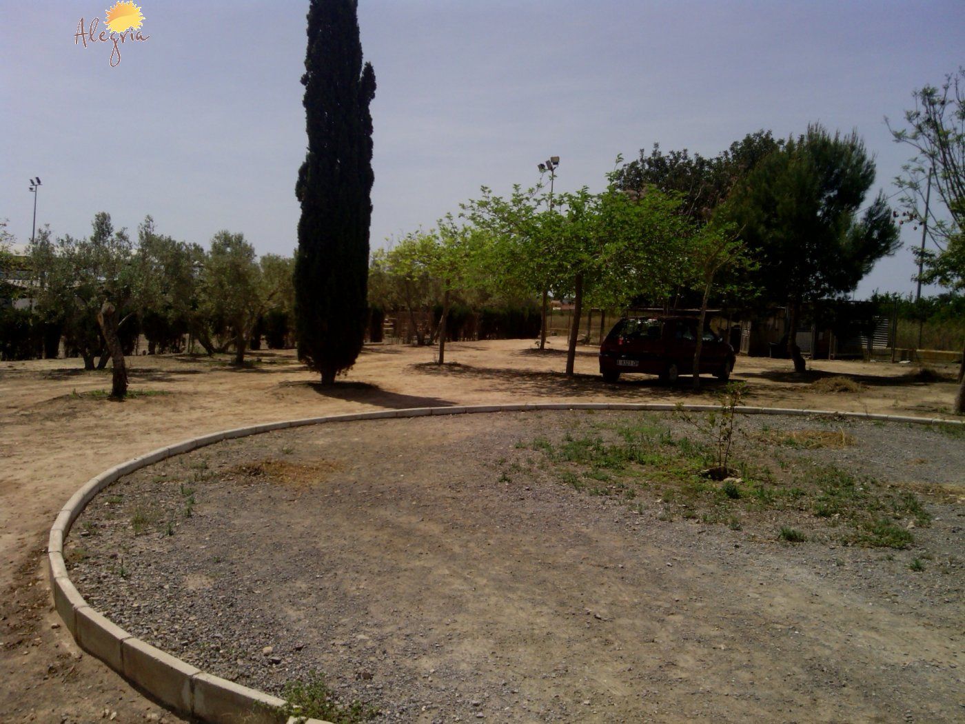 FAMOUS RIDING CENTER WITH INDEPENDENT RURAL HOUSE
