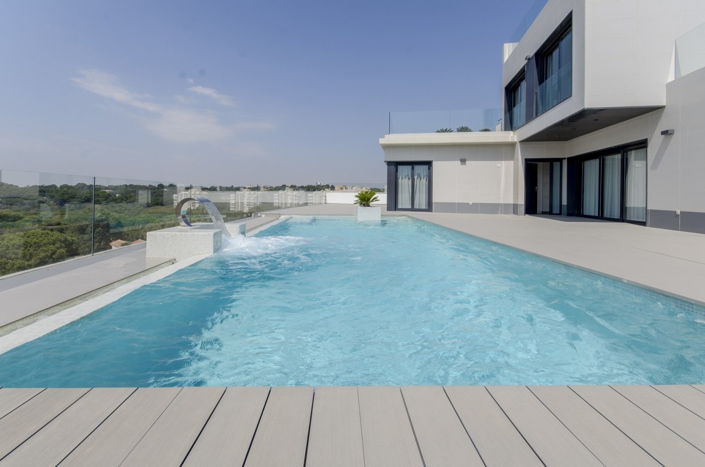 NEW CONSTRUCTION VILLAS 250 m FROM THE BEACH IN CAMPOAMOR