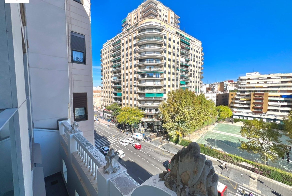 !!! EXTRAORDINARY DUPLEX IN THE HISTORIC CENTER OF VALENCIA