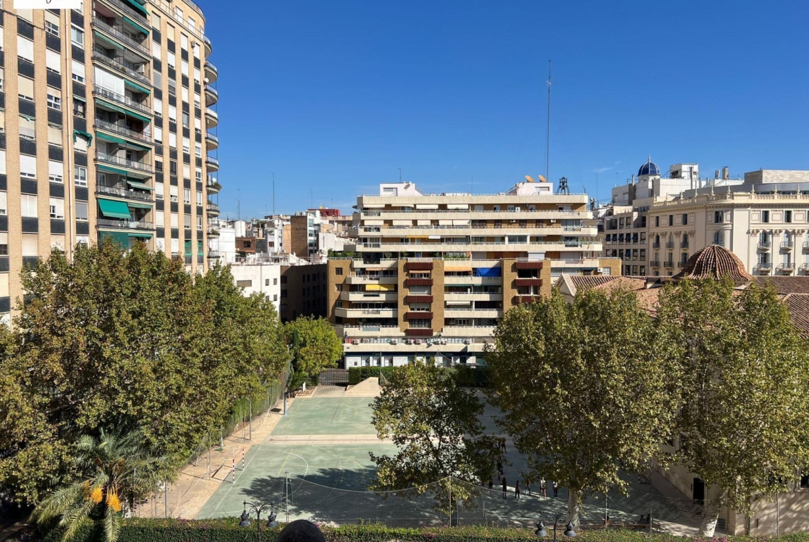 !!! EXTRAORDINARY DUPLEX IN THE HISTORIC CENTER OF VALENCIA