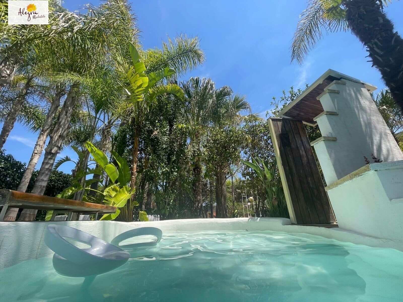 20-13-3 EXCLUSIVE VILLA-OASIS WITH GUEST-HOUSES (BÉTERA)