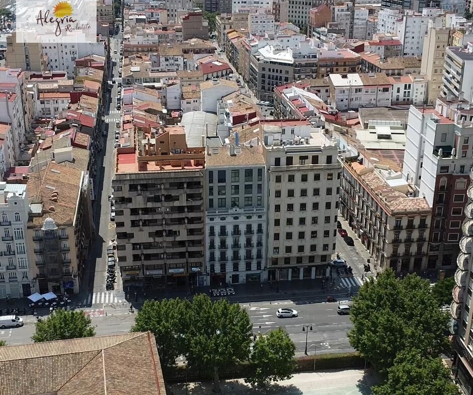 !!! EXTRAORDINARY DUPLEX IN THE HISTORIC CENTER OF VALENCIA