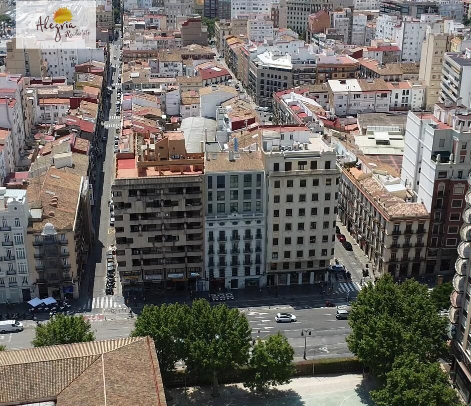 20-15-1 !!! EXTRAORDINARY DUPLEX IN THE HISTORIC CENTER OF VALENCIA