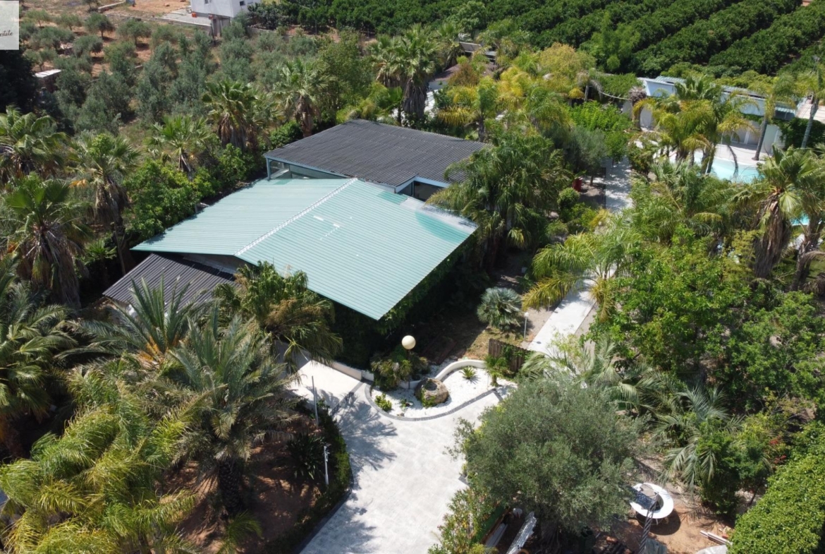 EXCLUSIVE VILLA-OASIS WITH GUEST-HOUSES (BÉTERA)