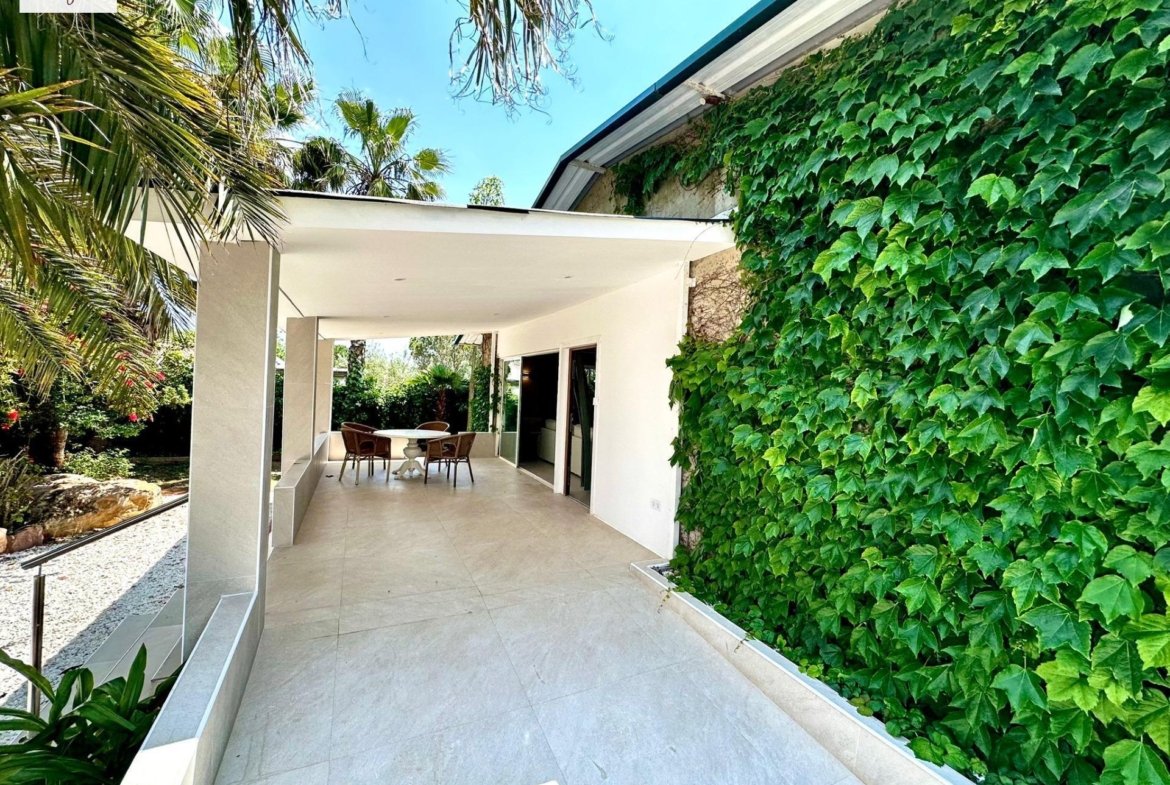 EXCLUSIVE VILLA-OASIS WITH GUEST-HOUSES (BÉTERA)