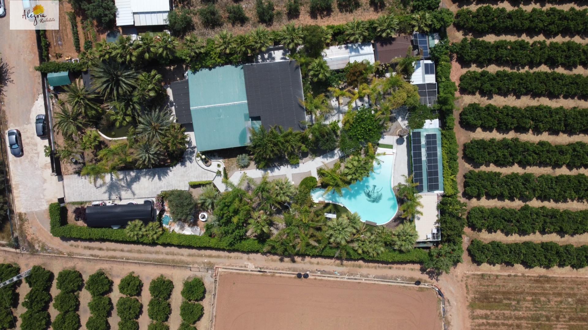 20-2-3 EXCLUSIVE VILLA-OASIS WITH GUEST-HOUSES (BÉTERA)