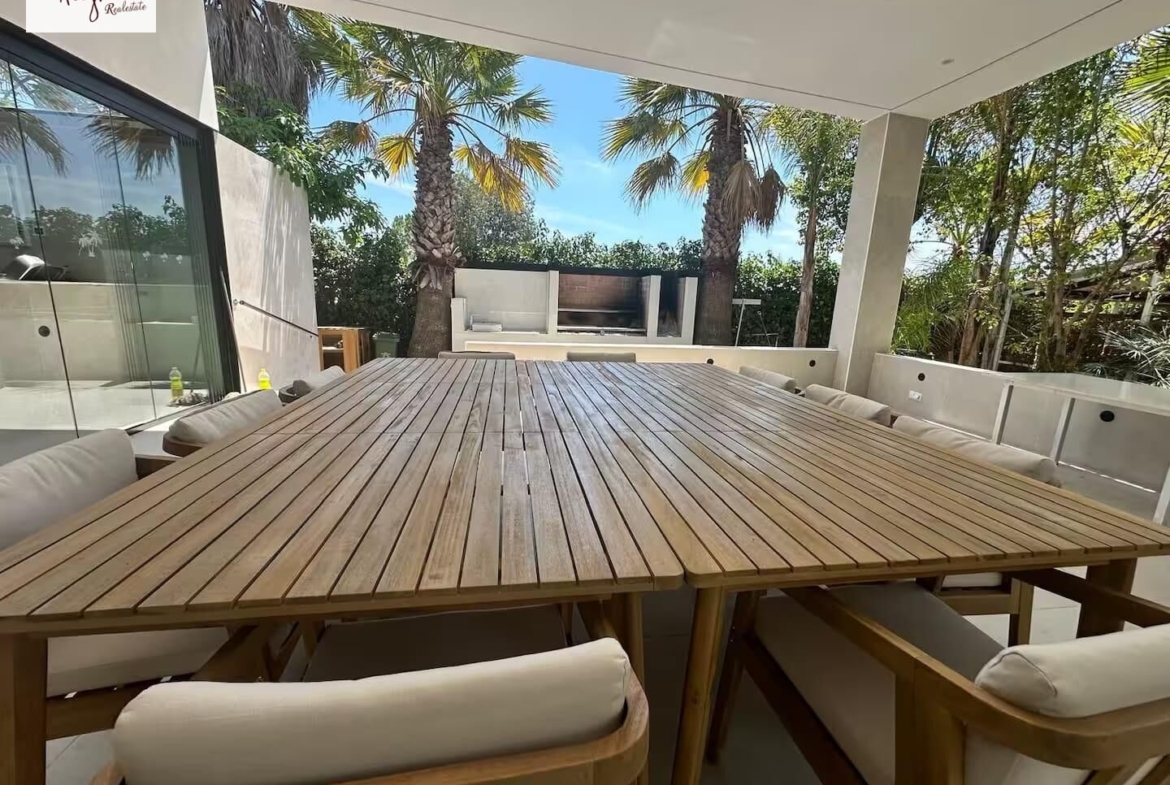 EXCLUSIVE VILLA-OASIS WITH GUEST-HOUSES (BÉTERA)
