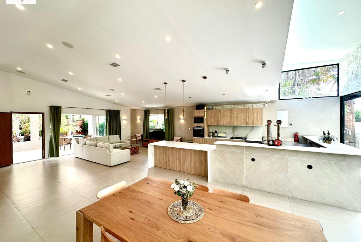 EXCLUSIVE VILLA-OASIS WITH GUEST-HOUSES (BÉTERA)