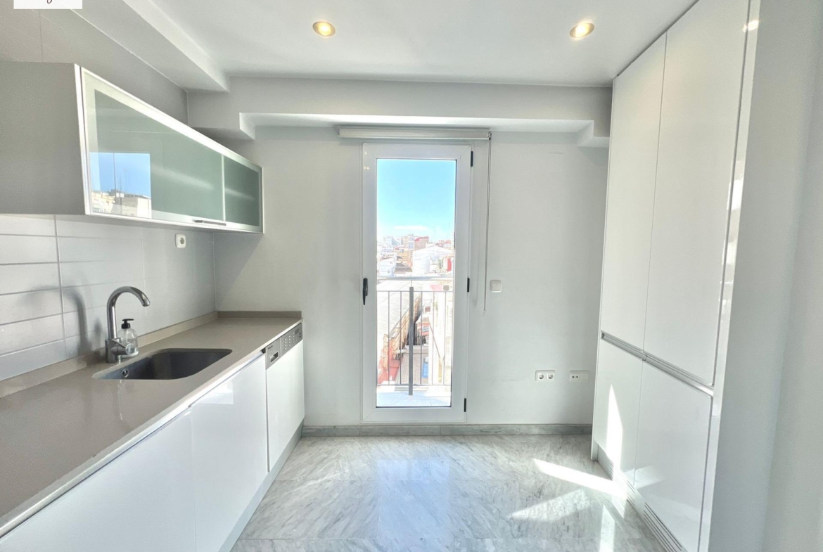 !!! EXTRAORDINARY DUPLEX IN THE HISTORIC CENTER OF VALENCIA