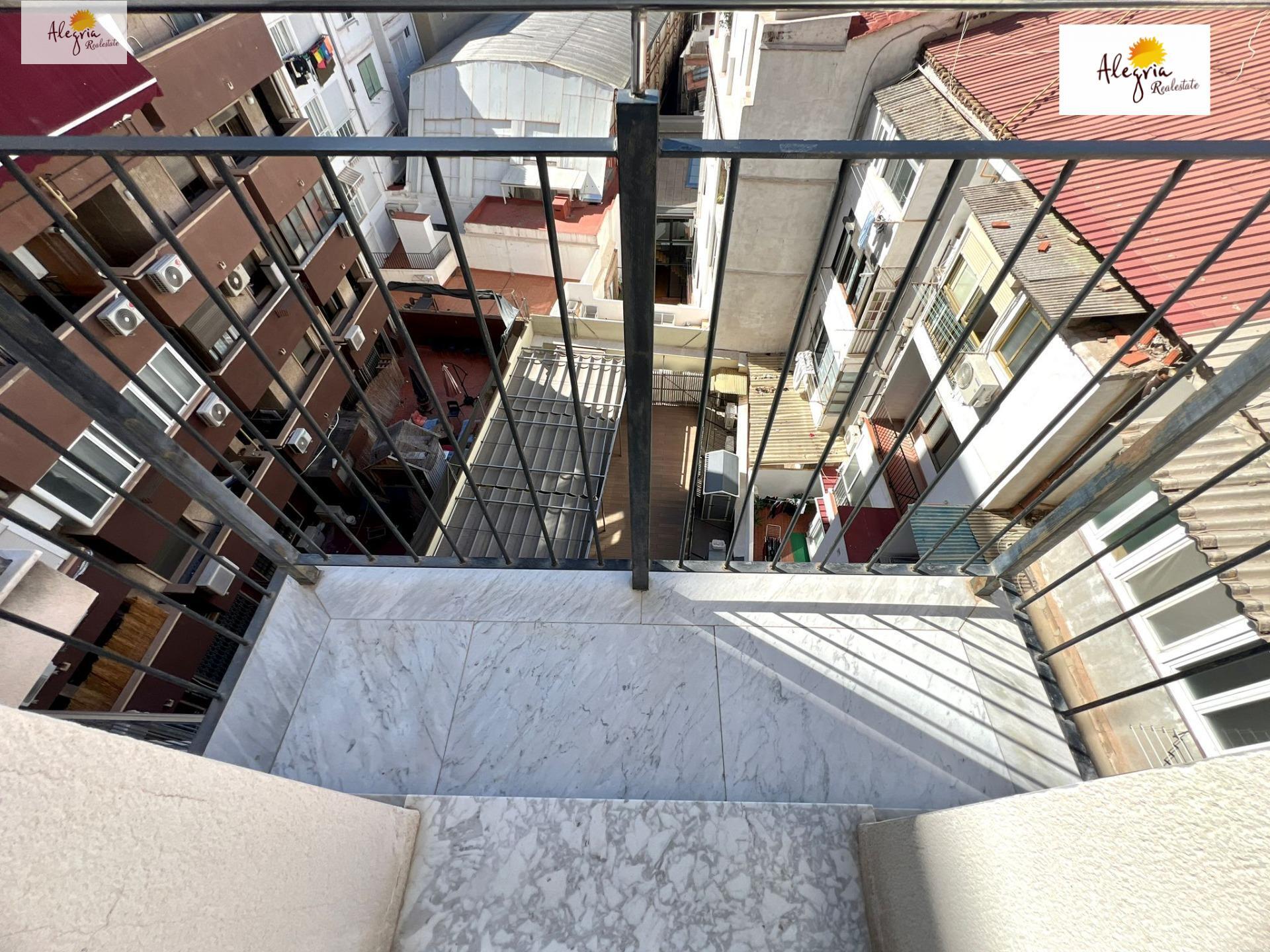 20-27-1 !!! EXTRAORDINARY DUPLEX IN THE HISTORIC CENTER OF VALENCIA