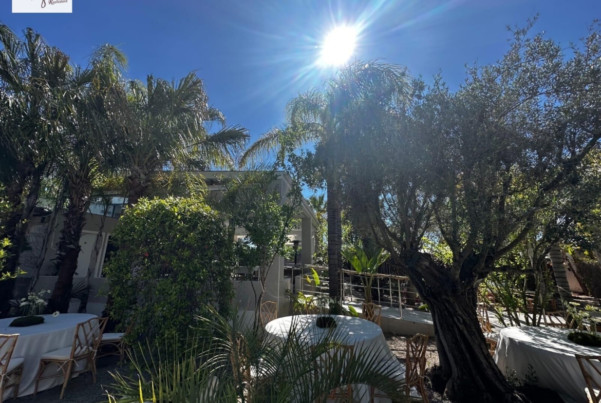 EXCLUSIVE VILLA-OASIS WITH GUEST-HOUSES (BÉTERA)