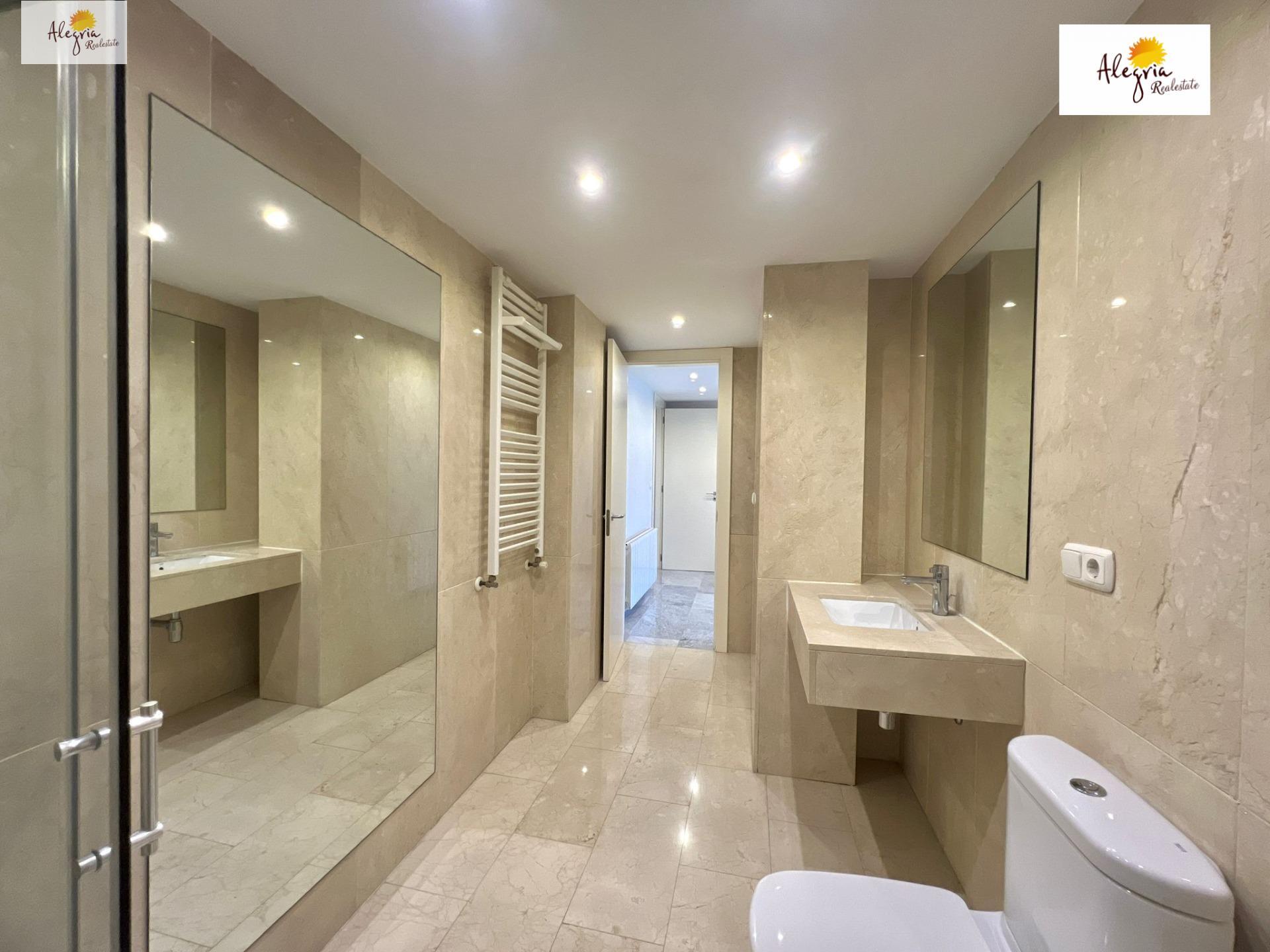 20-42 !!! EXTRAORDINARY DUPLEX IN THE HISTORIC CENTER OF VALENCIA