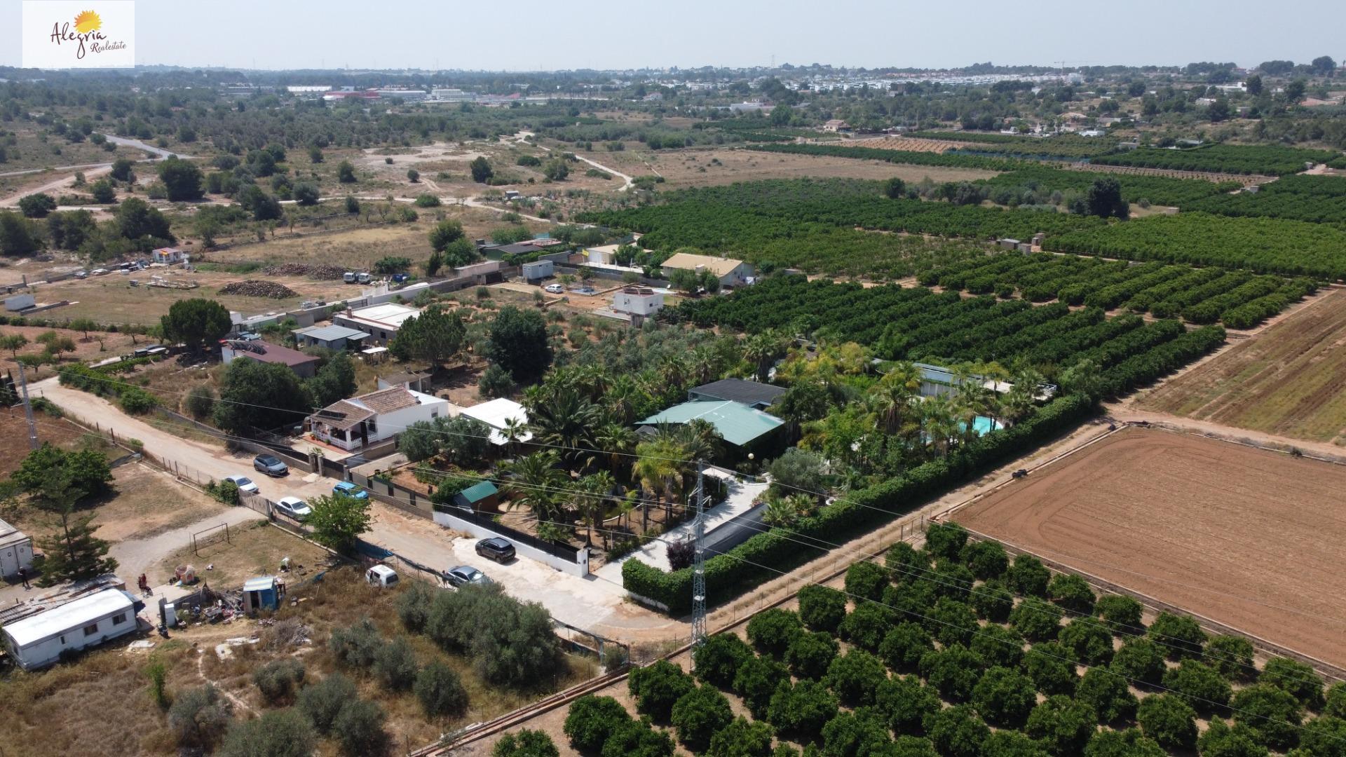 20-5-3 EXCLUSIVE VILLA-OASIS WITH GUEST-HOUSES (BÉTERA)