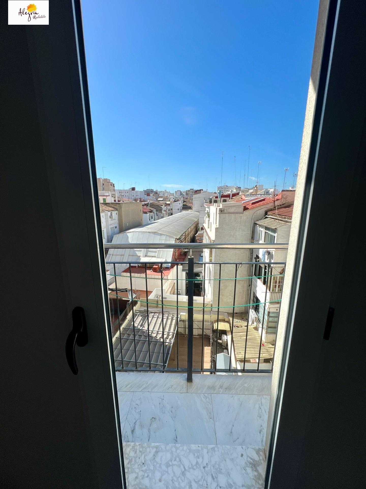 20-51 !!! EXTRAORDINARY DUPLEX IN THE HISTORIC CENTER OF VALENCIA