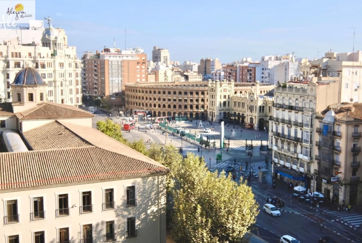 !!! EXTRAORDINARY DUPLEX IN THE HISTORIC CENTER OF VALENCIA