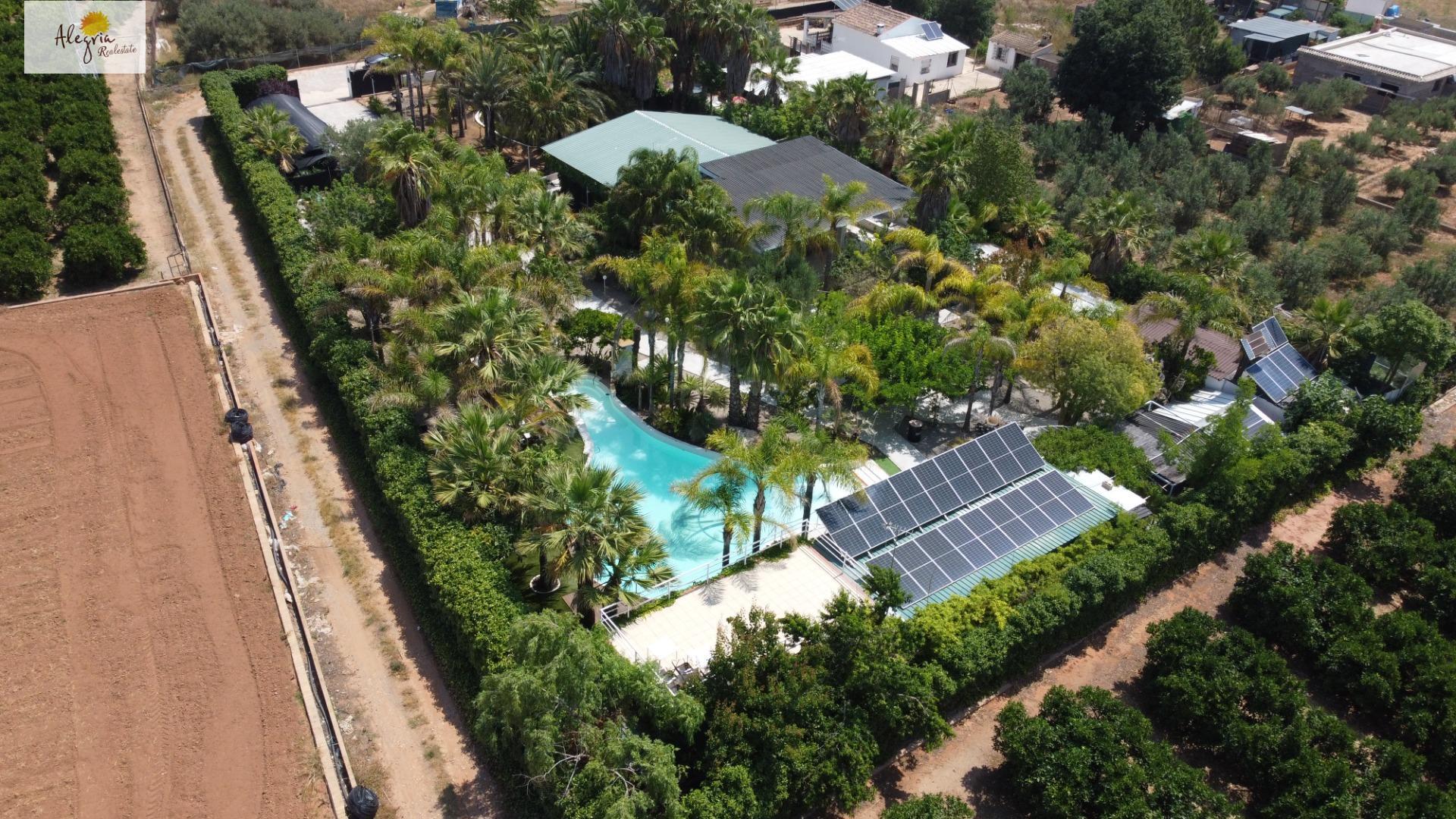 20-7-3 EXCLUSIVE VILLA-OASIS WITH GUEST-HOUSES (BÉTERA)