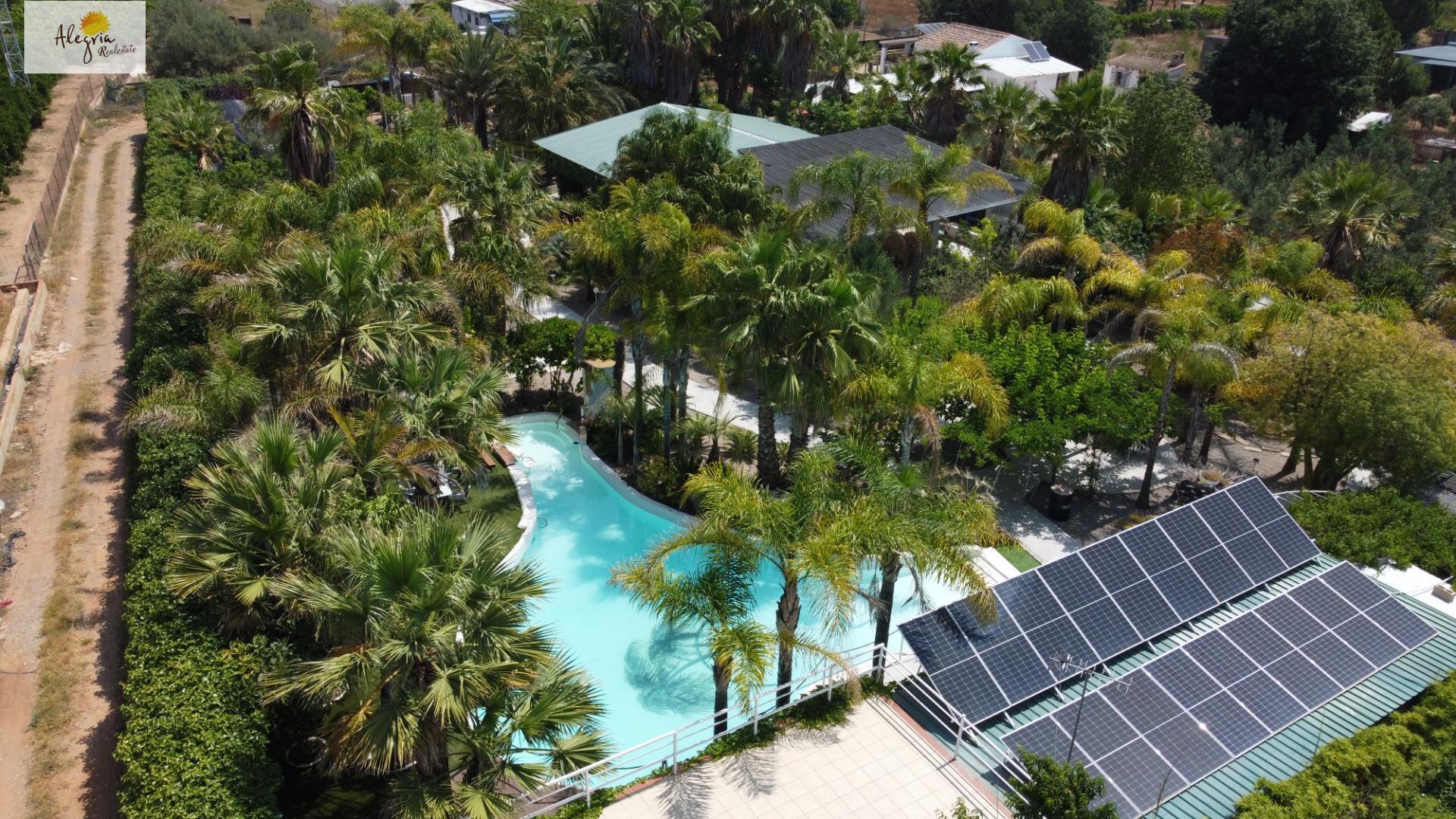 20-8-3 EXCLUSIVE VILLA-OASIS WITH GUEST-HOUSES (BÉTERA)