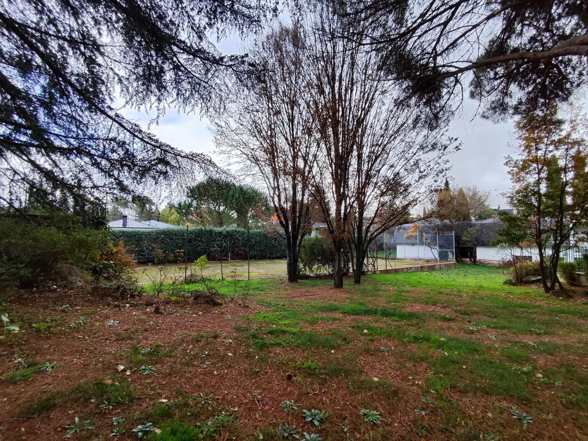 SPECTACULAR DETACHED CHALET IN SOTO DEL REAL, MADRID