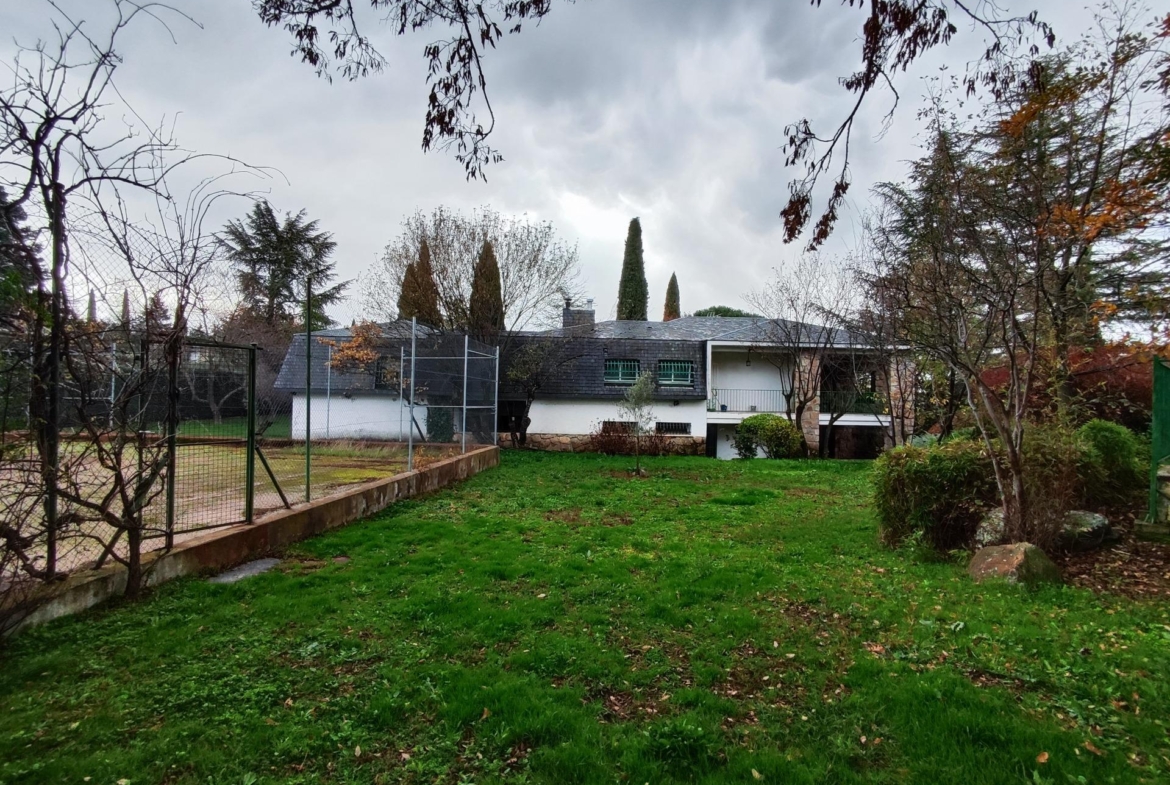 SPECTACULAR DETACHED CHALET IN SOTO DEL REAL, MADRID