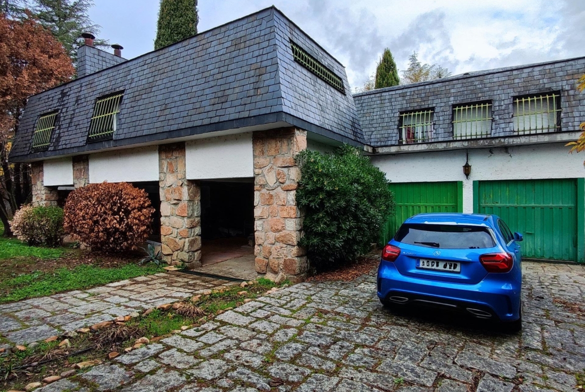 SPECTACULAR DETACHED CHALET IN SOTO DEL REAL, MADRID