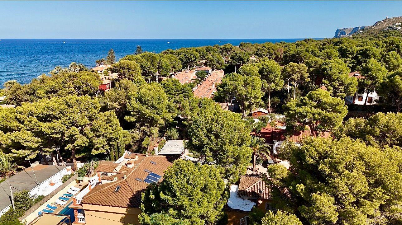 23-26 Detached villa close to the sea in Las Rotas