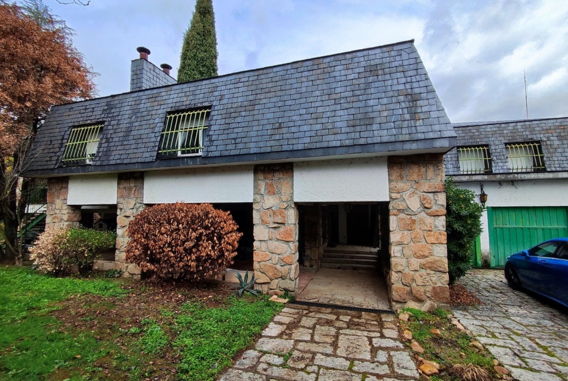 SPECTACULAR DETACHED CHALET IN SOTO DEL REAL, MADRID